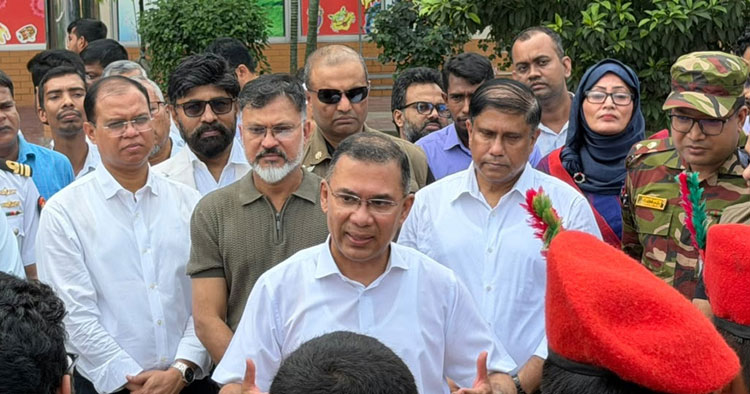 সাড়ে চার ঘণ্টায় ১৩ স্থান পরিদর্শন, পরিচ্ছন্নতায় সময় বেঁধে দিলেন প্রধানমন্ত্রী