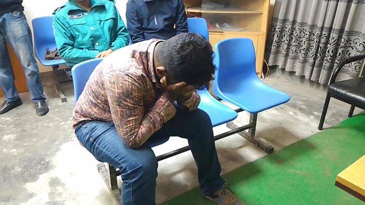 রাবি ‘এ’ ইউনিটের পরীক্ষায় ডিভাইসসহ পরীক্ষার্থী আটক