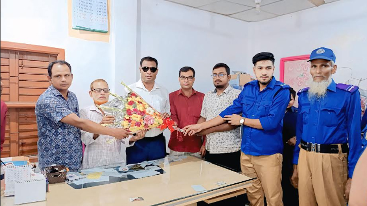 উপজেলায় শ্রেষ্ঠ ইউপি চেয়ারম্যান নির্বাচিত রফিকুল আলম