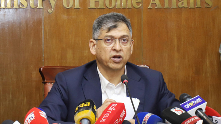 অবৈধ অস্ত্রের তথ্য দিলে সর্বোচ্চ ২ লাখ টাকা পুরস্কার: স্বরাষ্ট্রমন্ত্রী
