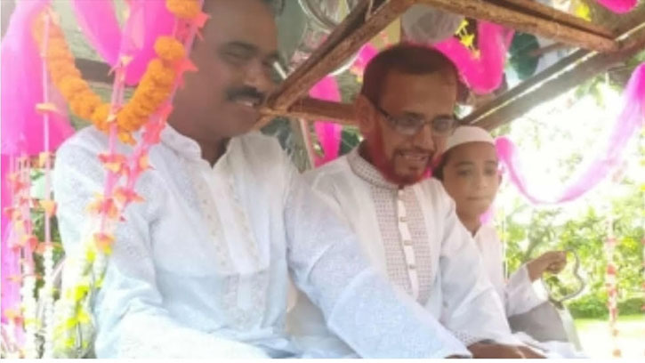 শিক্ষককে রাজকীয় বিদায় দিলেন সহকর্মী ও শিক্ষার্থীরা