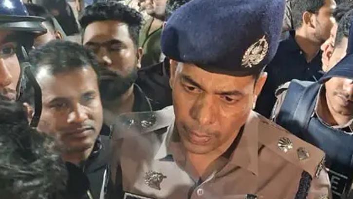 প্রথম প্রহরে শহীদ মিনারে ১২ মোবাইল চুরি