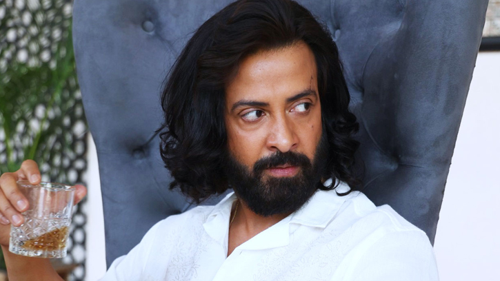চমক নিয়ে আসছেন শাকিব খান, নতুন বছর জমে উঠবে সিনেমায়