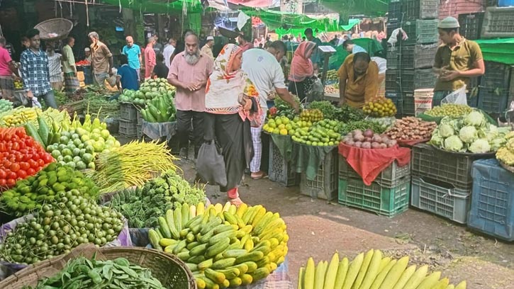 সবজির দাম বৃদ্ধি, শীতের শেষ মুহূর্তে বাজার অস্থির