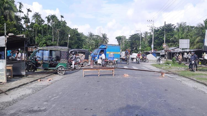 আসন পুনর্বহালের দাবিতে হরতাল ও সড়ক অবরোধ