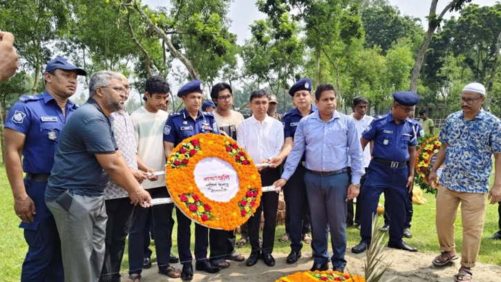 শিক্ষিকা মাহরিন চৌধুরীর সমাধিতে জেলা প্রশাসনের শ্রদ্ধান্জলি 