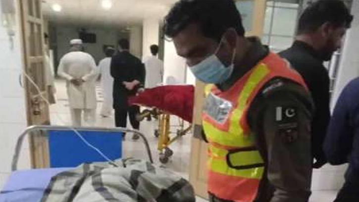 ট্রাক উল্টে নিহত একই পরিবারের ১৫ সদস্য, পাকিস্তানে দুঃসংবাদ
