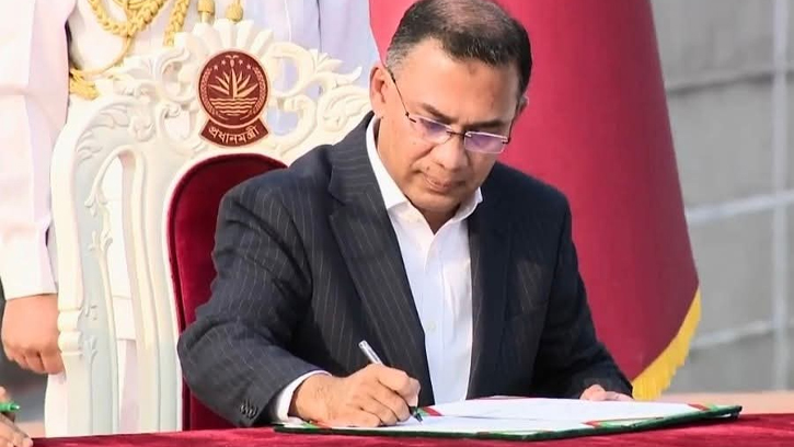 ব্যানার-ফেস্টুনে প্রধানমন্ত্রীর ছবি ব্যবহারে সরকারের নিষেধাজ্ঞা
