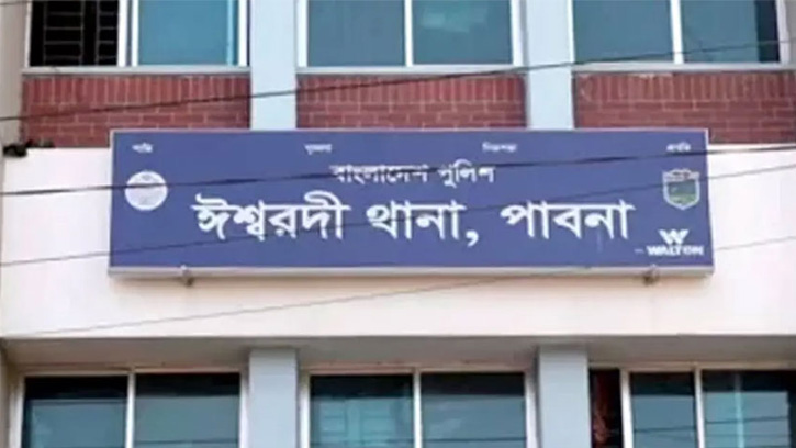 মাঝনদীতে পুলিশের ওপর সন্ত্রাসী হামলা: ৫ পুলিশ সদস্য আহত