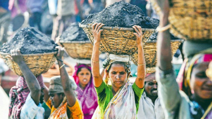 বাংলাদেশে দারিদ্র্যে ভুগছে প্রায় ৪ কোটি মানুষ: সর্বোচ্চ বান্দরবানে