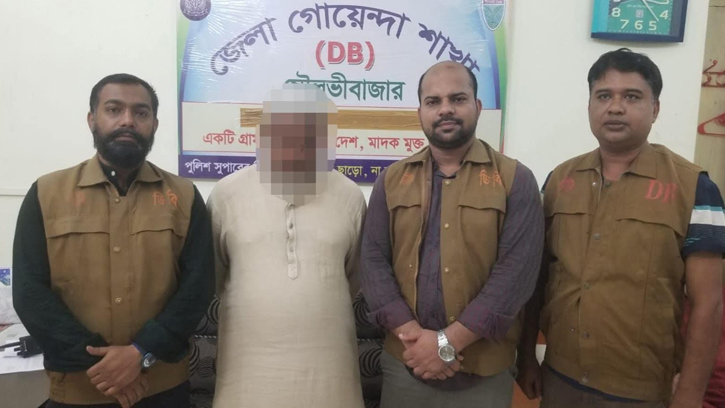 জামিনের প্রলোভনে অর্থ আত্মসাতের অভিযোগে প্রতারক গ্রেপ্তার-১