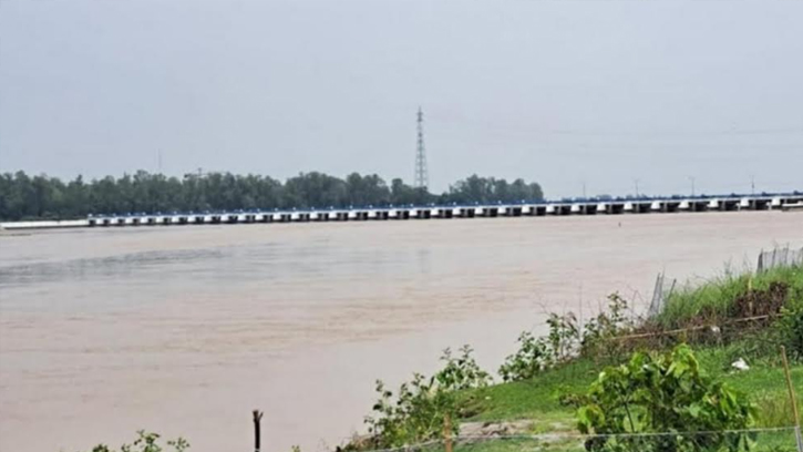বাড়ছে তিস্তায় পানি, খুলে দেওয়া হয়েছে ব্যারেজের ৪৪ গেট