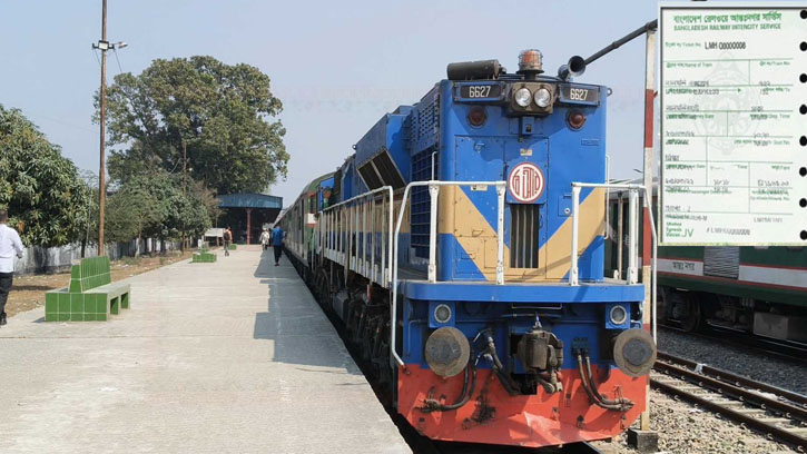 আজ বিক্রি হচ্ছে ঈদযাত্রার ষষ্ঠ দিনের ট্রেন টিকিট