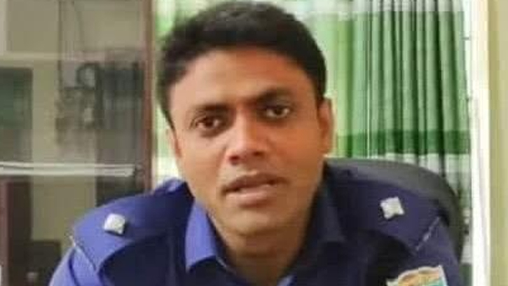 নওগাঁর ডিবি ওসি গাজীপুরে বাস চাপায় নিহত