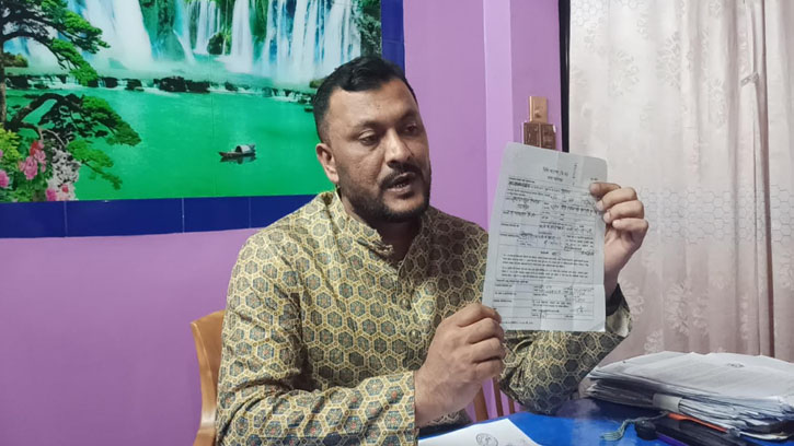 তেঁতুলিয়ায় ইউপি চেয়ারম্যানের দাবি: ইউএনও টাকা ছাড়া কাজ করেন না