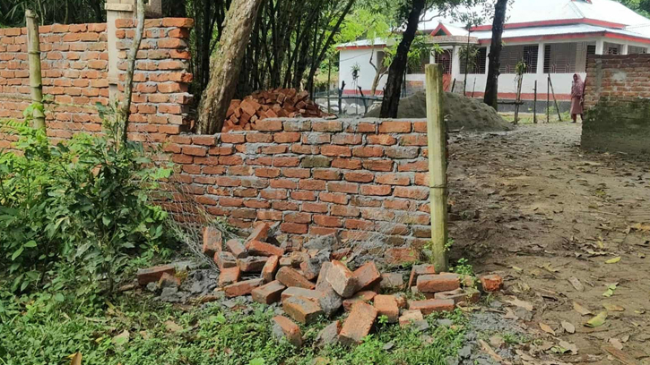 ভালুকায় প্রবাসীর জমি দখল ও ২০ লাখ টাকা চাঁদা দাবির অভিযোগ