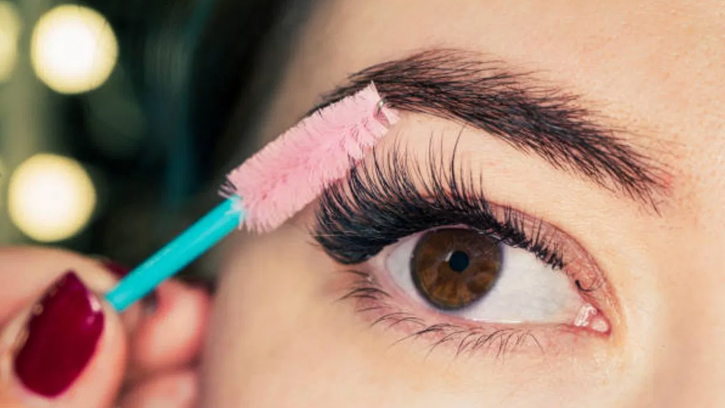 ঘরে বসে ভ্রু ঘন করার সহজ টিপস