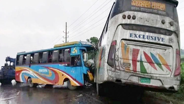 ভালুকায় দুই বাসের সংঘর্ষে নিহত ২