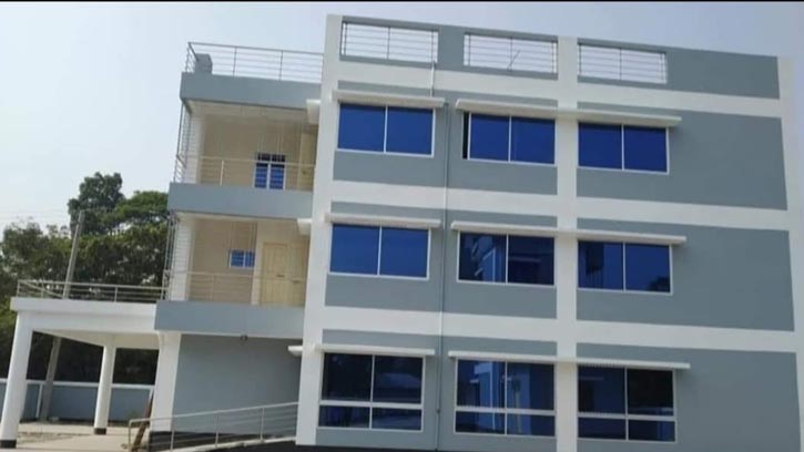 গোপালগঞ্জে অবকাঠামো আছে, সেবা নেই!