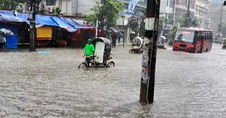 আবারও পানির নিচে চট্টগ্রাম, চরম দুর্ভোগে নগরবাসী