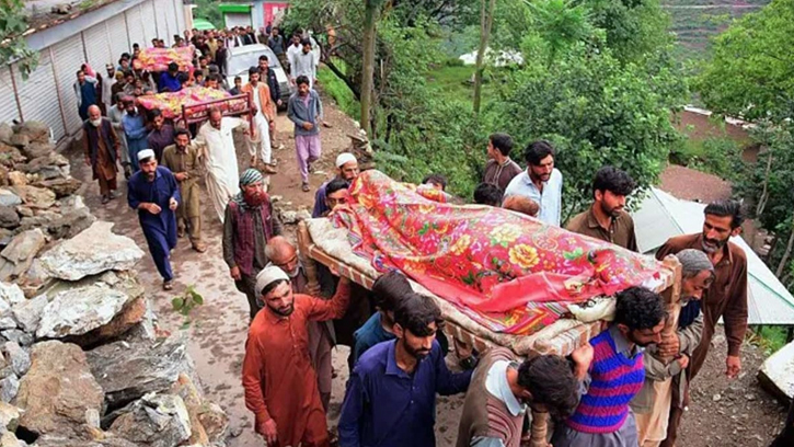 উত্তর পাকিস্তানে আকস্মিক বন্যায় নিহতের সংখ্যা বেড়ে ৩২১