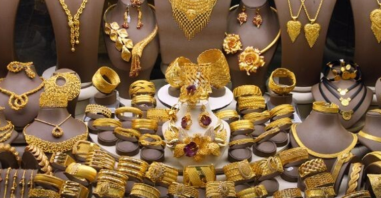 এক লাফে ভরিতে ৭,৬৪০ টাকা কমল সোনার দাম