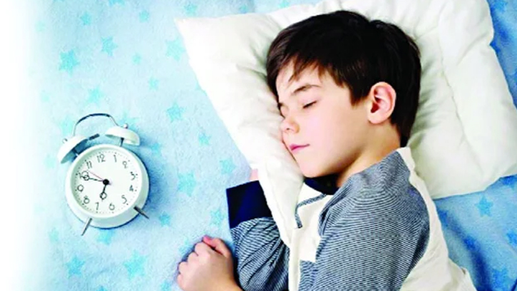 কিশোরদের ঘুমের ঘড়ি: সকাল ৭টায় স্কুল মানসিক চাপ বাড়ায়