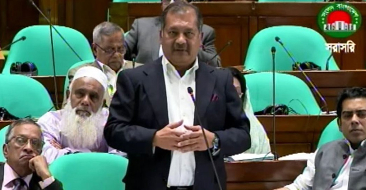 গুজব ছড়ানো ৩০০টির বেশি ফেসবুক অ্যাকাউন্ট নজরে: সংসদে মন্ত্রী