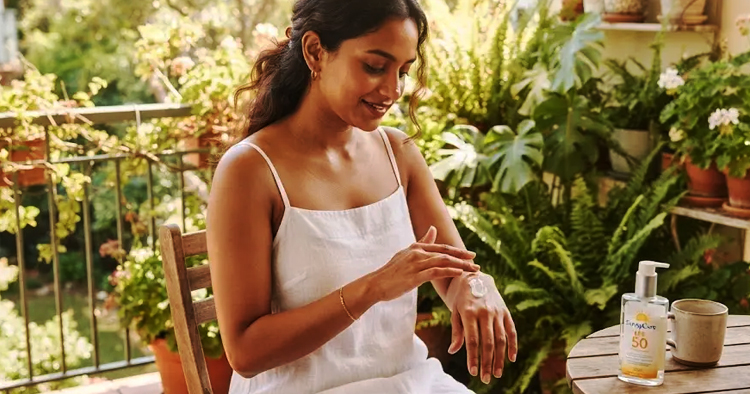 ত্বকে বয়সের ছাপ কমাতে সহজ যত্ন
