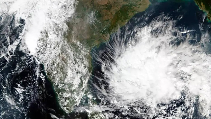 দক্ষিণ ভারতের দিকে অগ্রসর হচ্ছে বঙ্গোপসাগরের লঘুচাপ