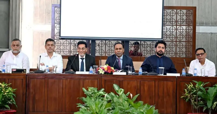 দলের সিদ্ধান্তের বাইরে ভোট দিলে এমপি পদ হারাবেন: চিফ হুইপ