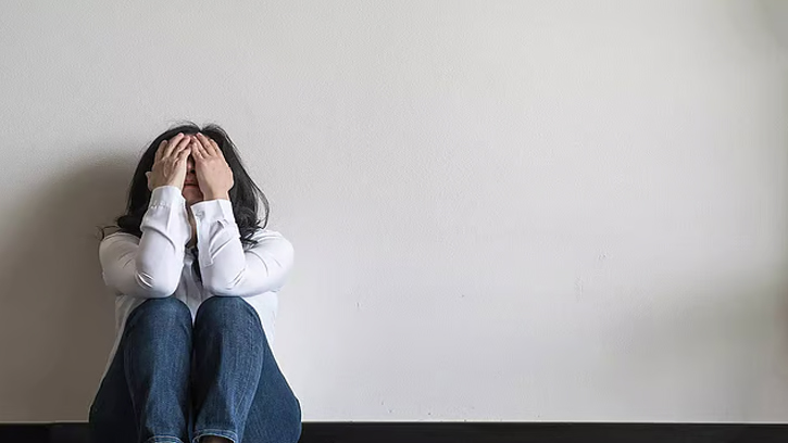 নারীদের হরমোনের ভারসাম্য নষ্ট হলে কী কী লক্ষণ ও করণীয়