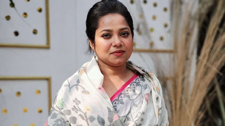 গুঞ্জনের জবাব দিলেন ডলি সায়ন্তনী