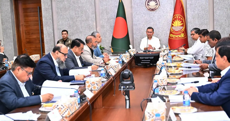 পলিথিন-প্লাস্টিকের ব্যবহার বন্ধে কঠোর হওয়ার নির্দেশ প্রধানমন্ত্রীর