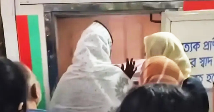 প্যারোলে মুক্তি পেয়ে স্বামীর মরদেহ দেখে অশ্রুসিক্ত দীপু মনি