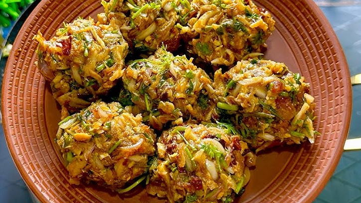 জিভে জল আনা ভাজা চিকেনের ভর্তা
