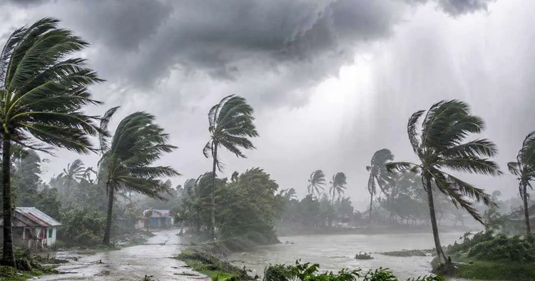 ভারী বর্ষণের শঙ্কা, ১৬ অঞ্চলে ঝড়ো হাওয়ার পূর্বাভাস