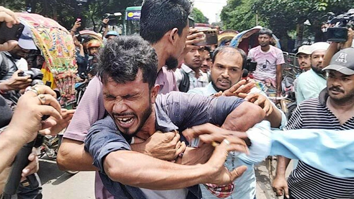 রিকশাচালককে কীসের ভিত্তিতে গ্রেপ্তার, ধানমন্ডি থানার ওসির ব্যাখ্যা তলব