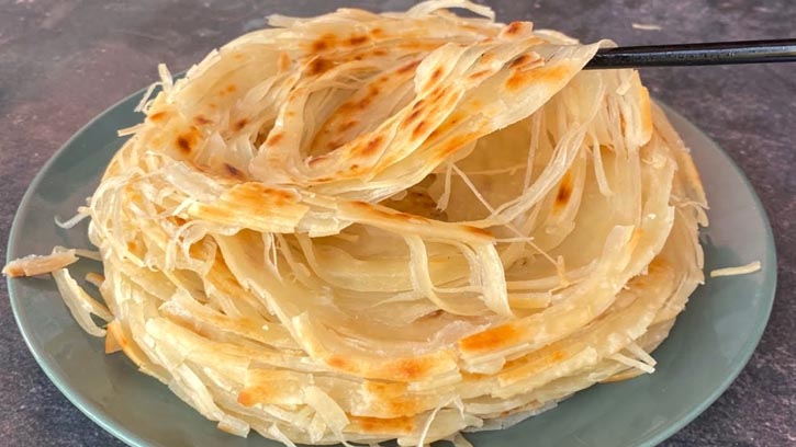 ঘরেই তৈরি করুন রেস্টুরেন্ট স্টাইলের ‘লাচ্ছা পরোটা’