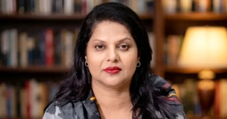 ২৫ কৃতী শিক্ষার্থীকে ডিসি ফরিদার অভিনন্দন, চিঠির সঙ্গে বই-ফুল-মিষ্টি